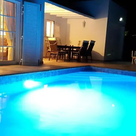 Villa Rosa كوستا تاغيسي